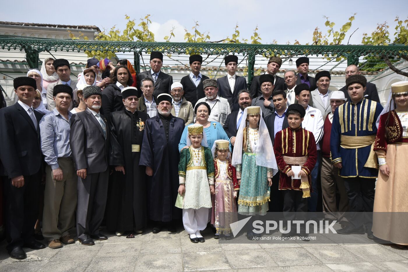 Grand Duchess Maria and Grand Duke Georgy Romanovs visit Yevpatoriya