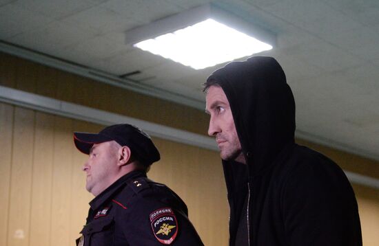 Considering the investigation's request to arrest those detained for mass brawl at Khovanskoye cemetery