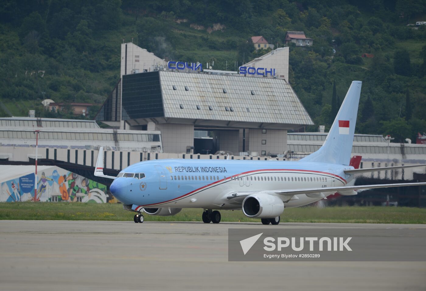 Indonesian President Joko Widodo arrives in Sochi for ASEAN-Russia Summit