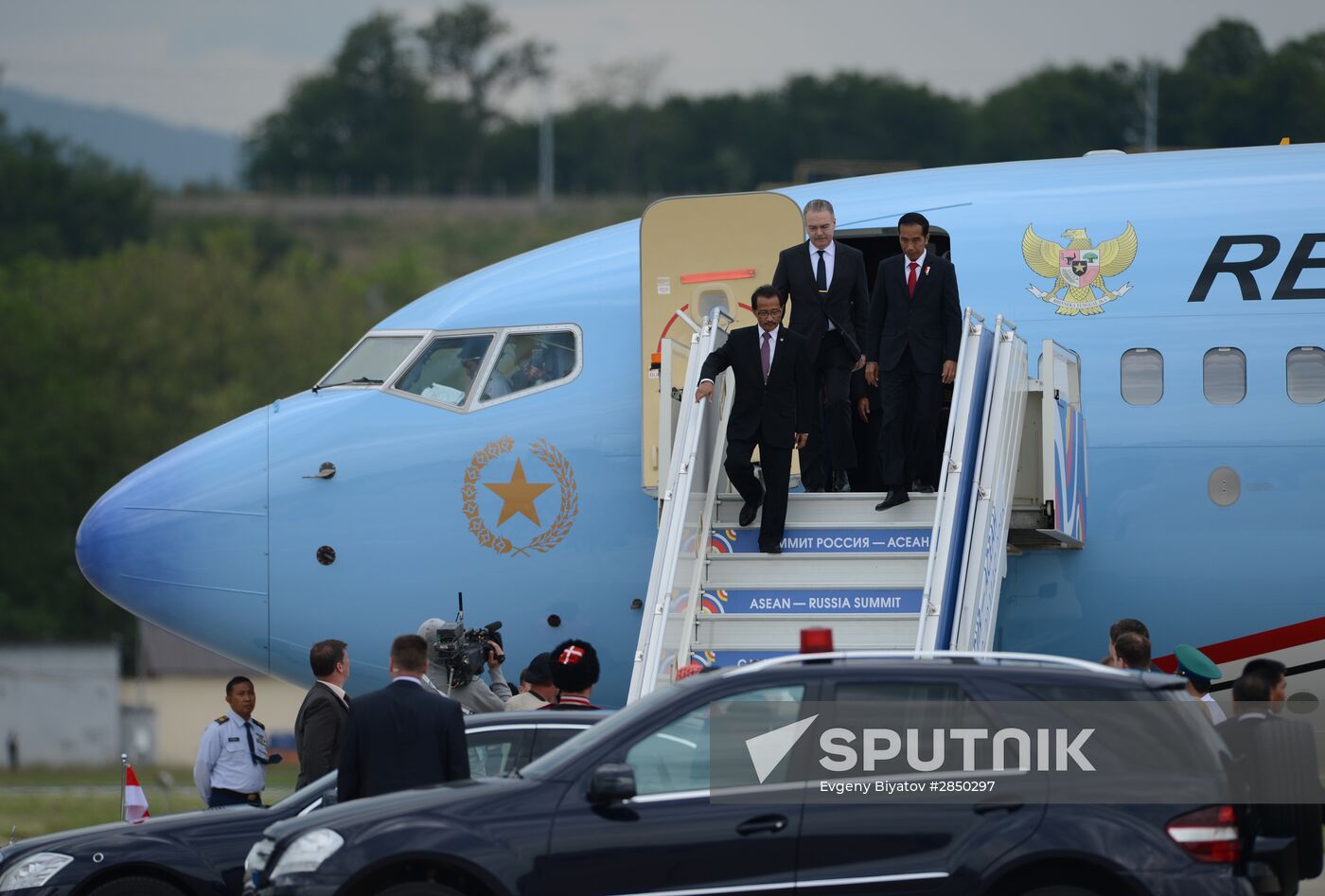 Indonesian President Joko Widodo arrives in Sochi for ASEAN-Russia Summit