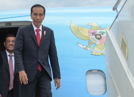 Indonesian President Joko Widodo arrives in Sochi for ASEAN-Russia Summit