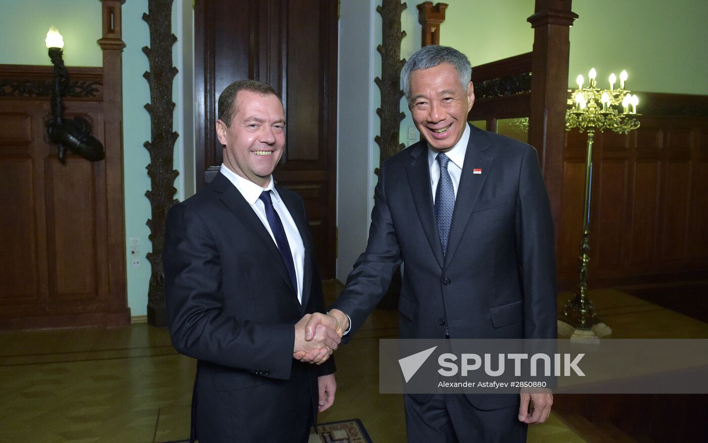 Russian Prime Minister Dmitry Medvedev meets with Prime Minister of Singapore Lee Hsien Loong