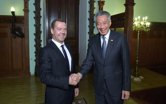 Russian Prime Minister Dmitry Medvedev meets with Prime Minister of Singapore Lee Hsien Loong