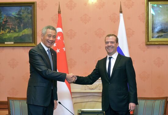Russian Prime Minister Dmitry Medvedev meets with Prime Minister of Singapore Lee Hsien Loong