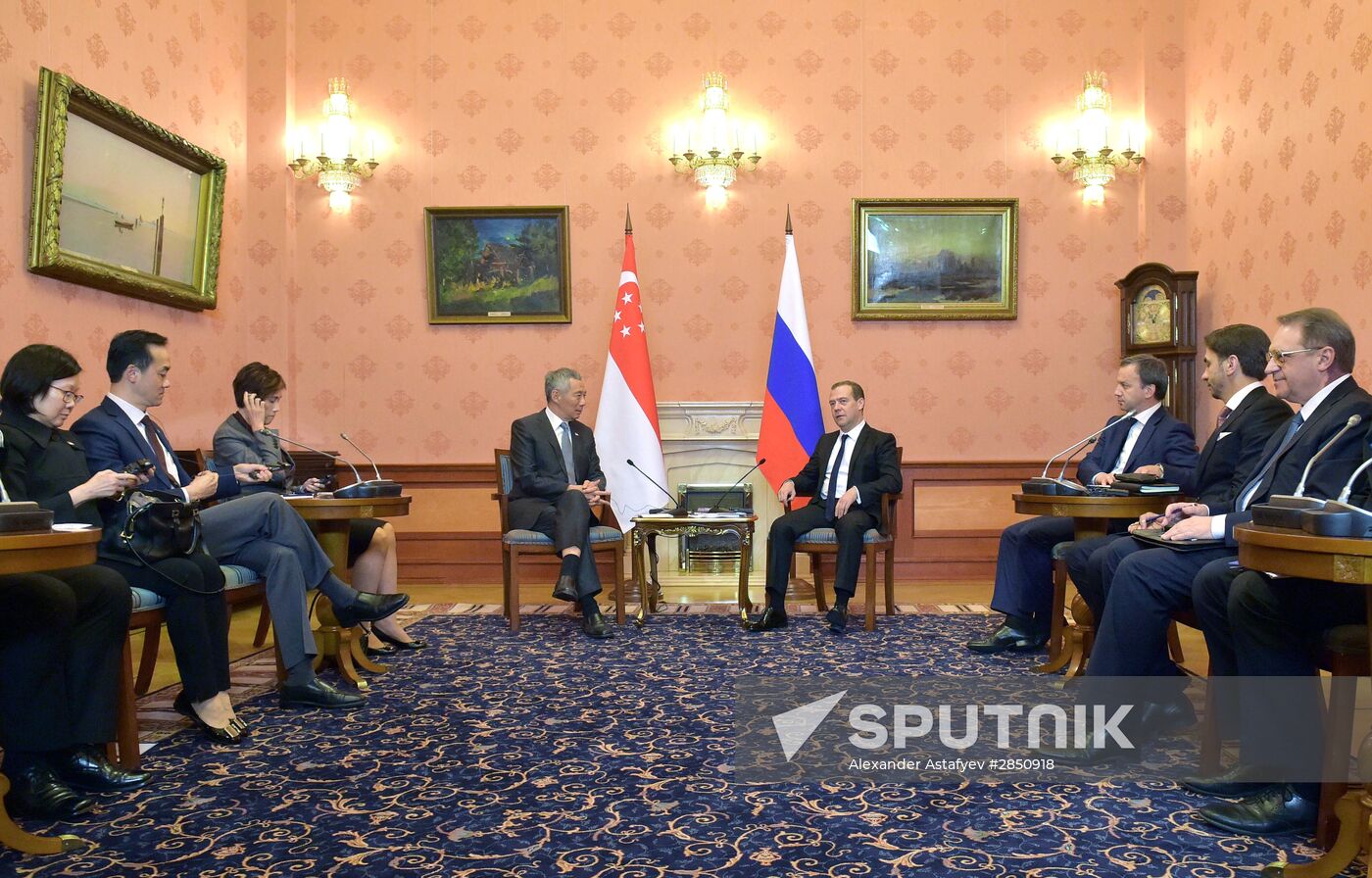 Russian Prime Minister Dmitry Medvedev meets with Prime Minister of Singapore Lee Hsien Loong