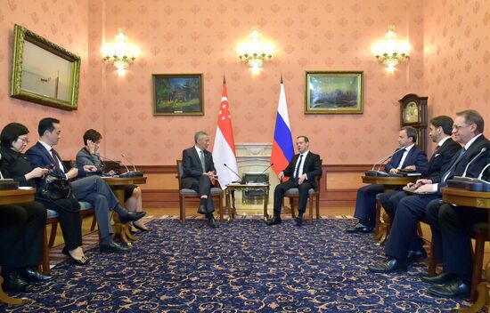Russian Prime Minister Dmitry Medvedev meets with Prime Minister of Singapore Lee Hsien Loong