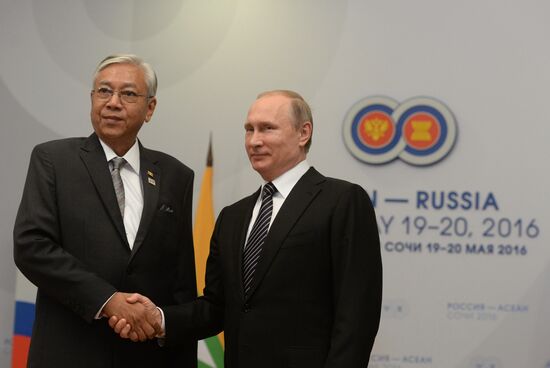 Russian President Vladimir Putin's bilateral meeting with President of Myanmar Htin Kyaw