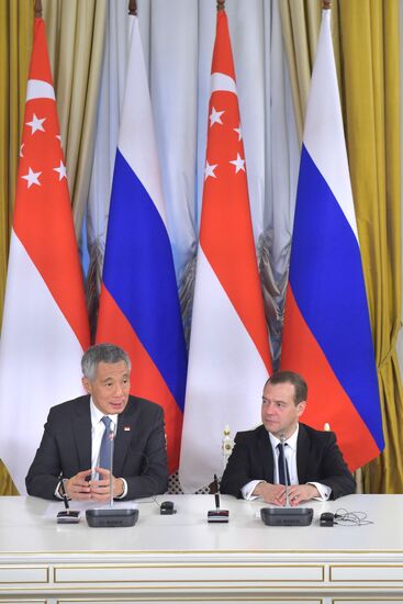 Russian Prime Minister Dmitry Medvedev meets with Prime Minister of Singapore Lee Hsien Loong