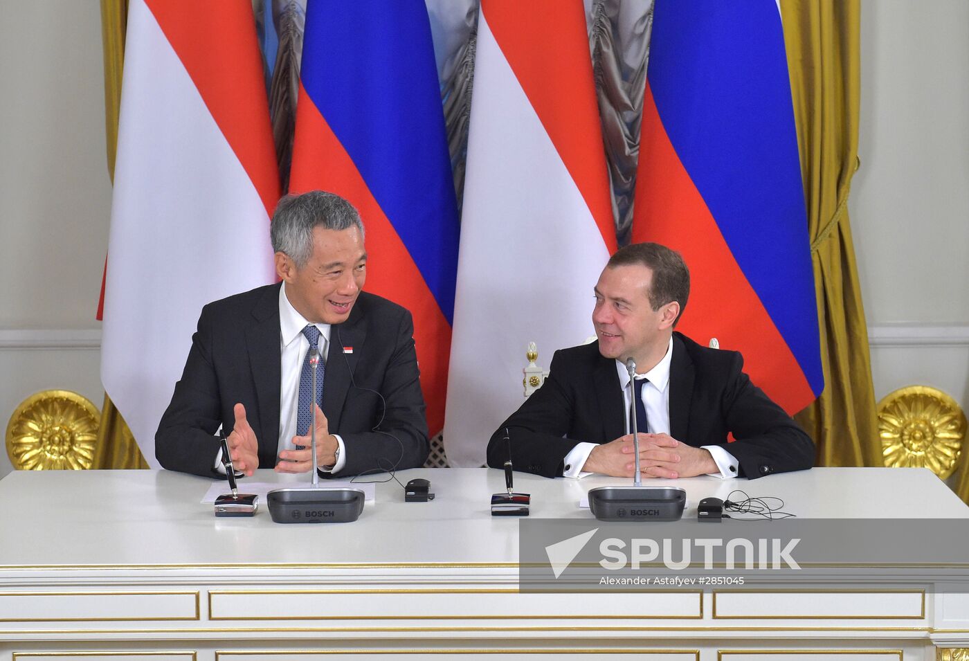 Russian Prime Minister Dmitry Medvedev meets with Prime Minister of Singapore Lee Hsien Loong