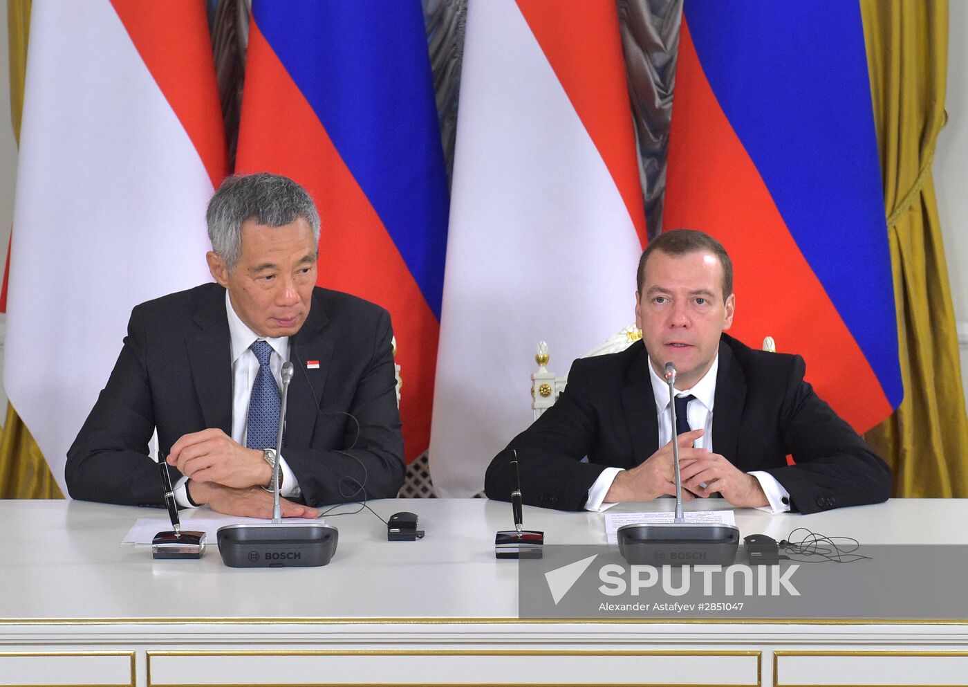 Russian Prime Minister Dmitry Medvedev meets with Prime Minister of Singapore Lee Hsien Loong