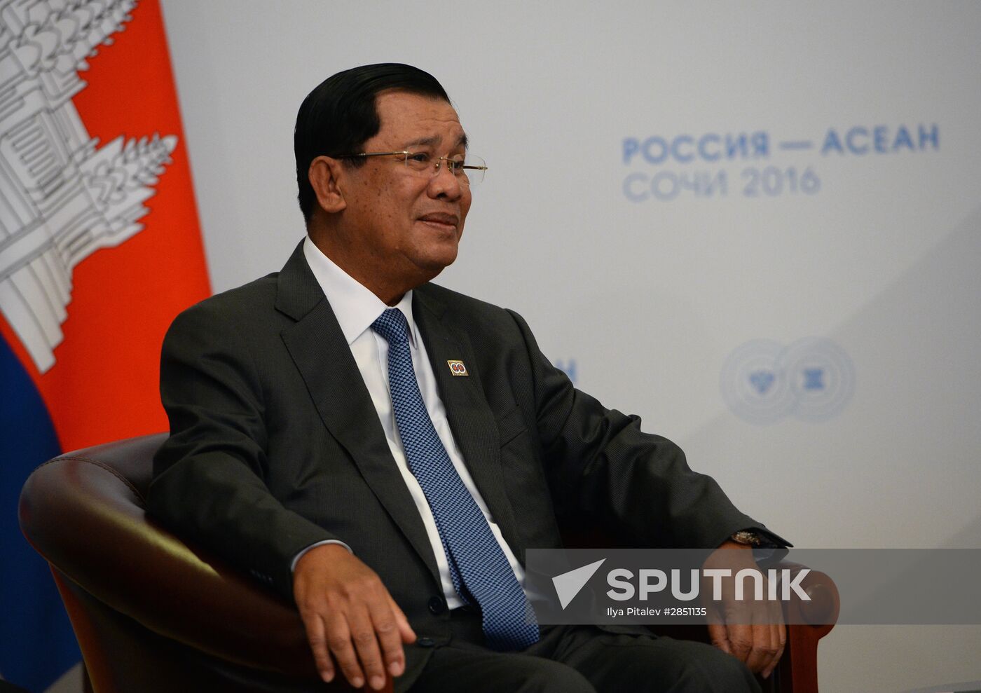 President Vladimir Putin meets with Prime Minister of Cambodia Hun Sen