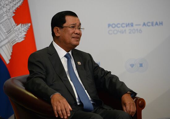President Vladimir Putin meets with Prime Minister of Cambodia Hun Sen