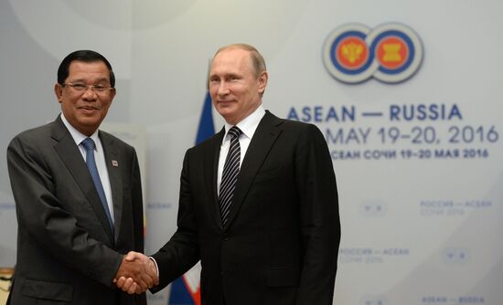 President Vladimir Putin meets with Prime Minister of Cambodia Hun Sen