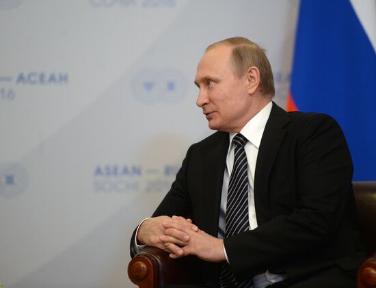 President Vladimir Putin meets with Prime Minister of Cambodia Hun Sen