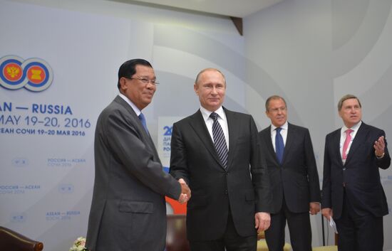 President Vladimir Putin meets with Prime Minister of Cambodia Hun Sen