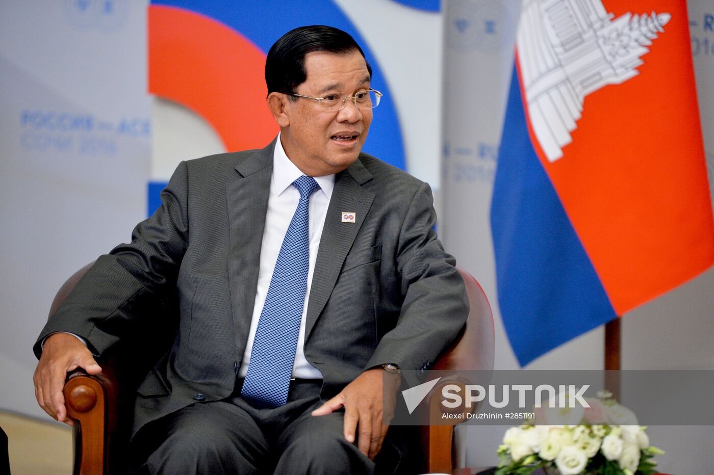 President Vladimir Putin meets with Prime Minister of Cambodia Hun Sen