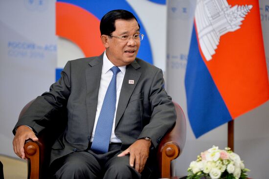 President Vladimir Putin meets with Prime Minister of Cambodia Hun Sen