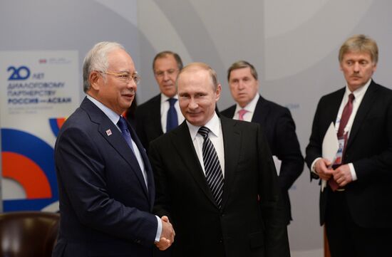 vRussian President Vladimir Putin's bilateral meeting with Prime Minister of Malaysia Najib Razak