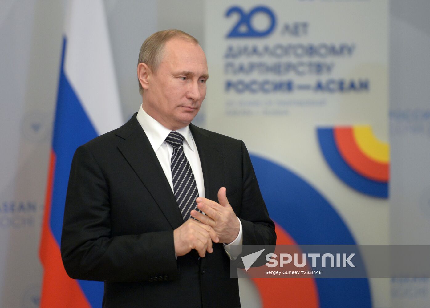 Russian President Vladimir Putin's bilateral meeting with Prime Minister of Singapore Lee Hsien Loong
