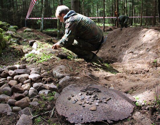 Rossiya Segodnya journalists arrive on Bolshoy Tyuters for cooperation with RGO