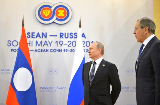 President Vladimir Putin's bilateral meeting with Prime Minister of Laos Thongloun Sisoulith