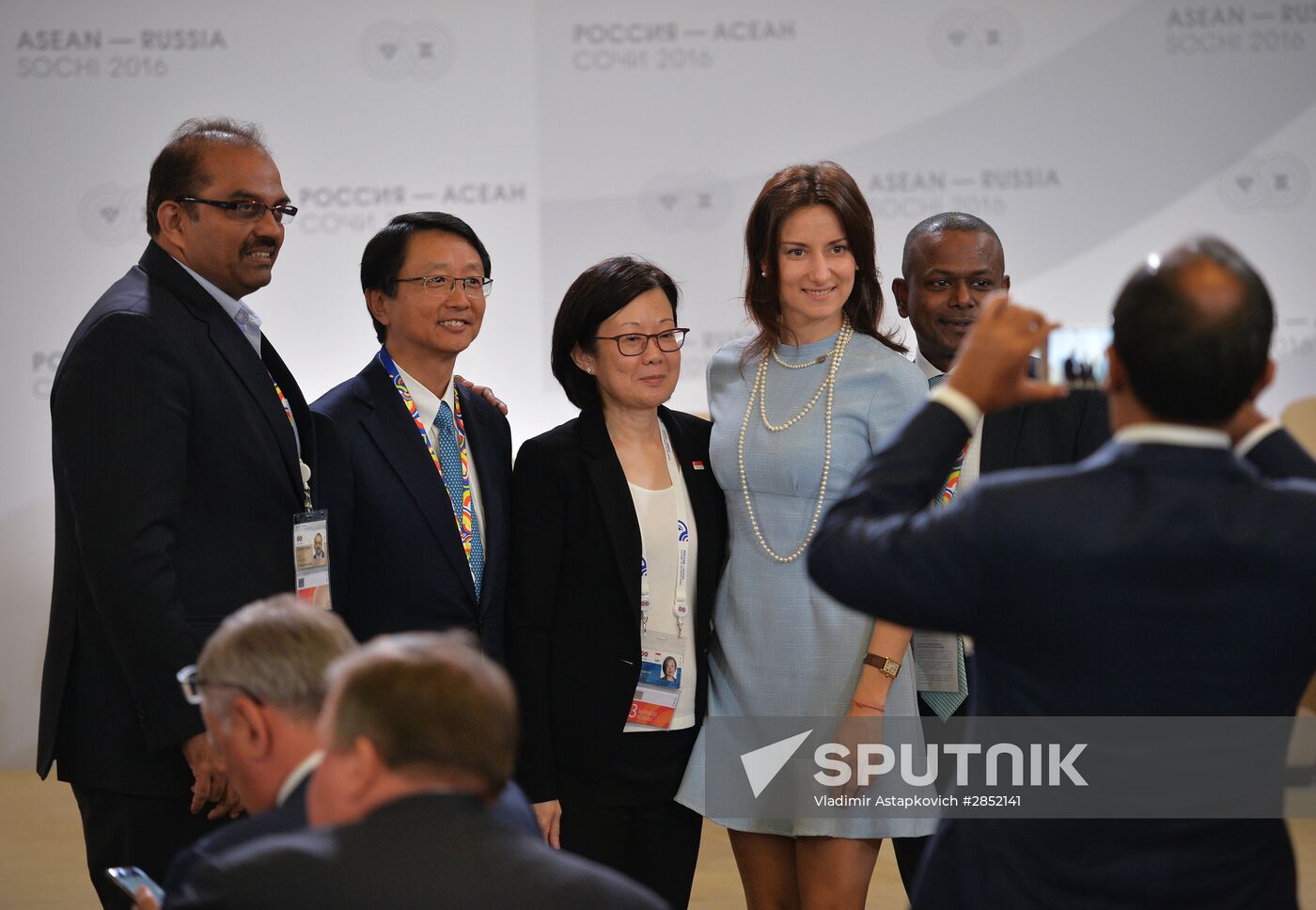 Delegation heads - ASEAN-Russia Summit participants meet with ASEAN-Russia Business Forum members