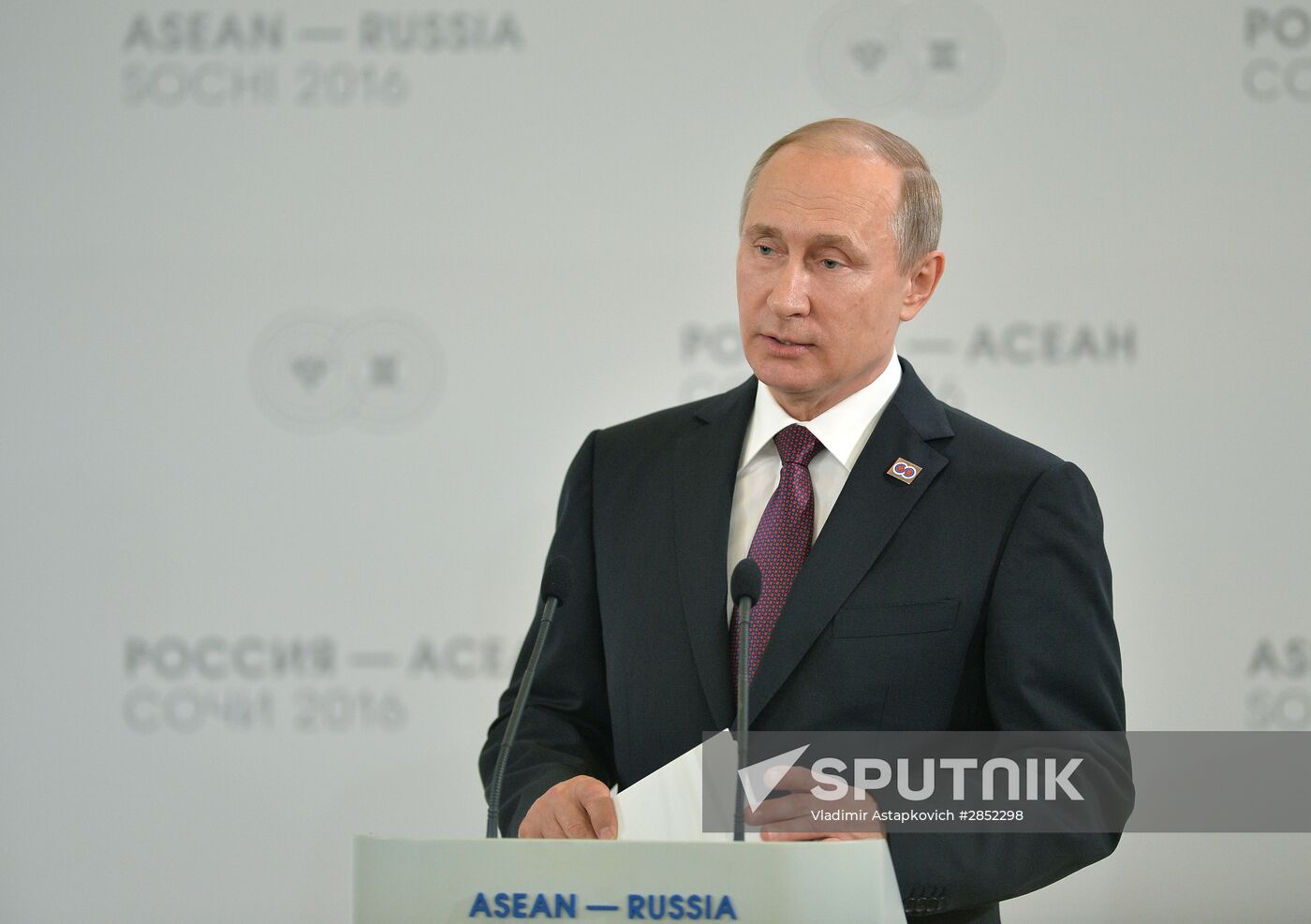 Delegation heads - ASEAN-Russia Summit participants meet with ASEAN-Russia Business Forum members