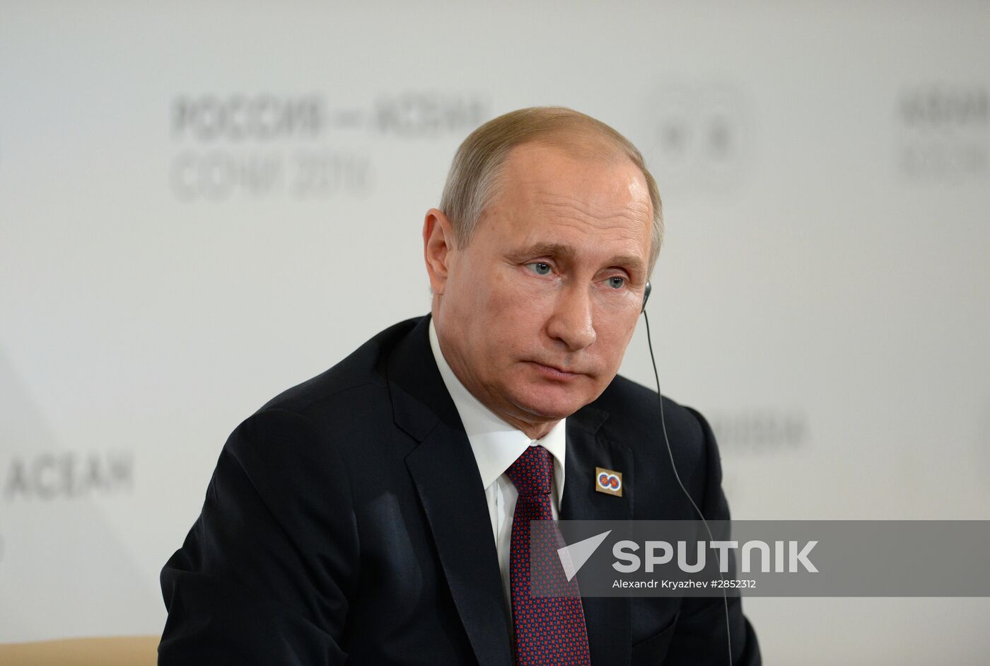 Delegation heads - ASEAN-Russia Summit participants meet with ASEAN-Russia Business Forum members