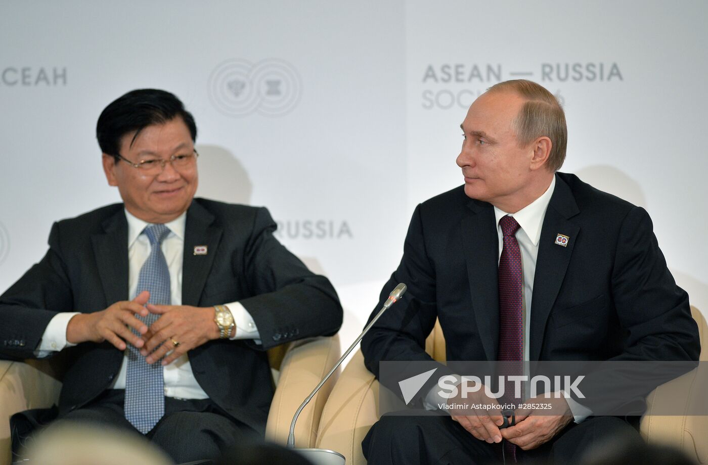 Delegation heads - ASEAN-Russia Summit participants meet with ASEAN-Russia Business Forum members