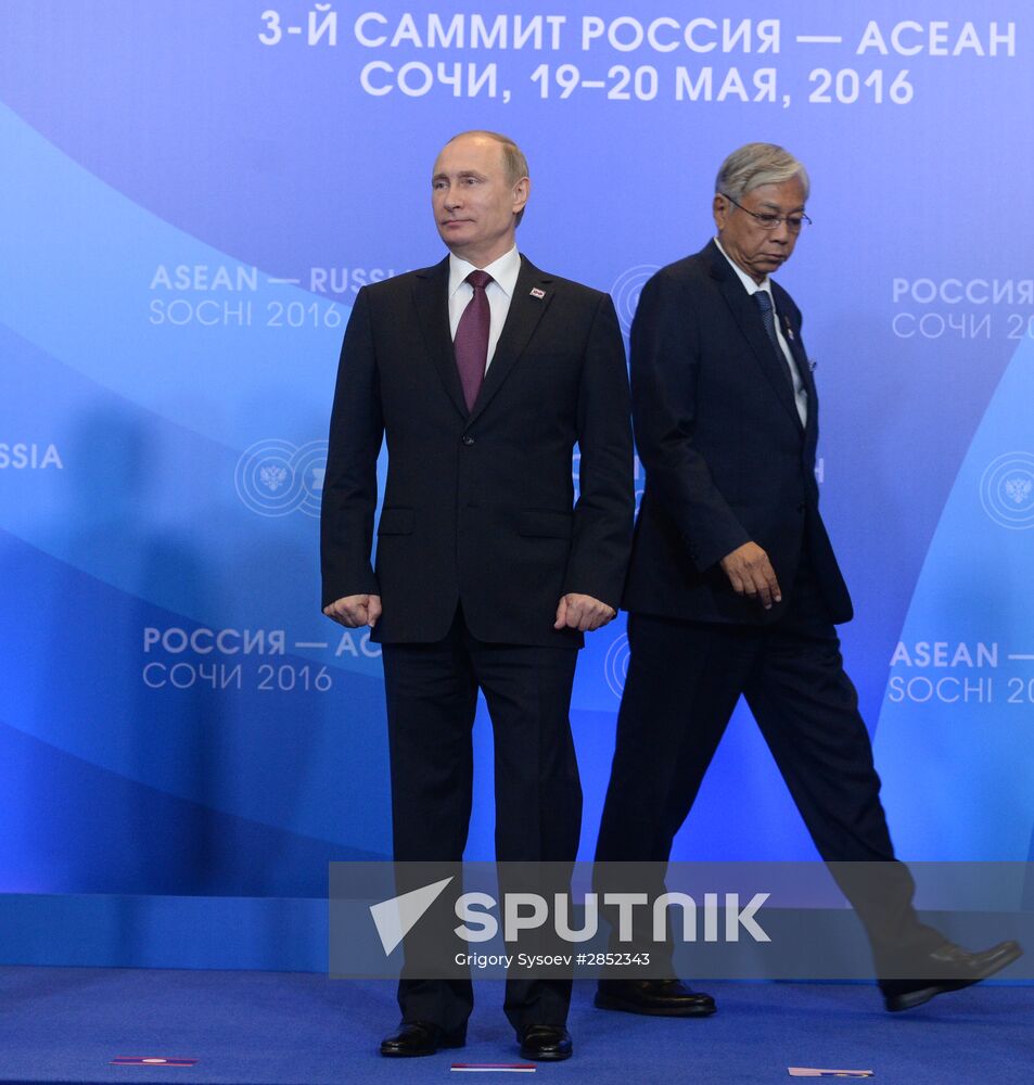 Joint photo session of delegation heads - ASEAN-Russia Summit participants