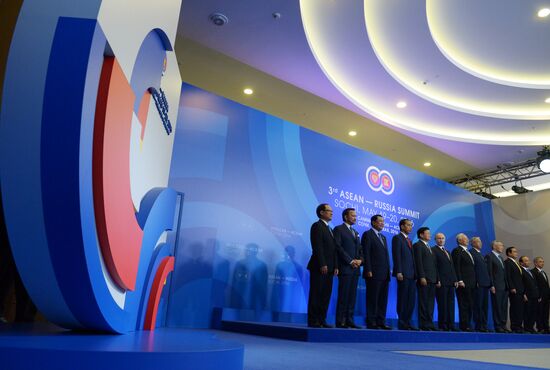 Joint photo session of delegation heads - ASEAN-Russia Summit participants
