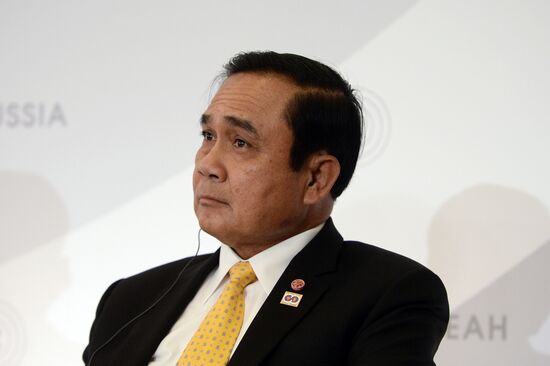 Delegation heads - ASEAN-Russia Summit participants meet with ASEAN-Russia Business Forum members