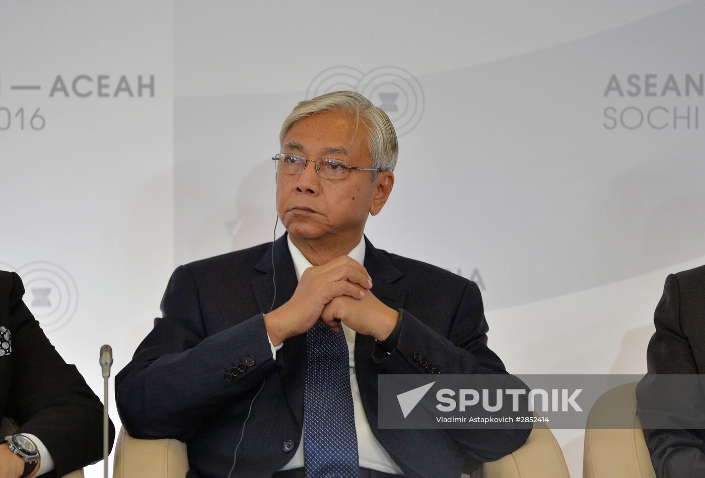 Delegation heads - ASEAN-Russia Summit participants meet with ASEAN-Russia Business Forum members