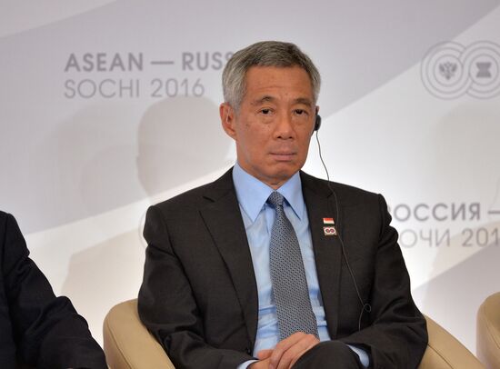 Delegation heads - ASEAN-Russia Summit participants meet with ASEAN-Russia Business Forum members