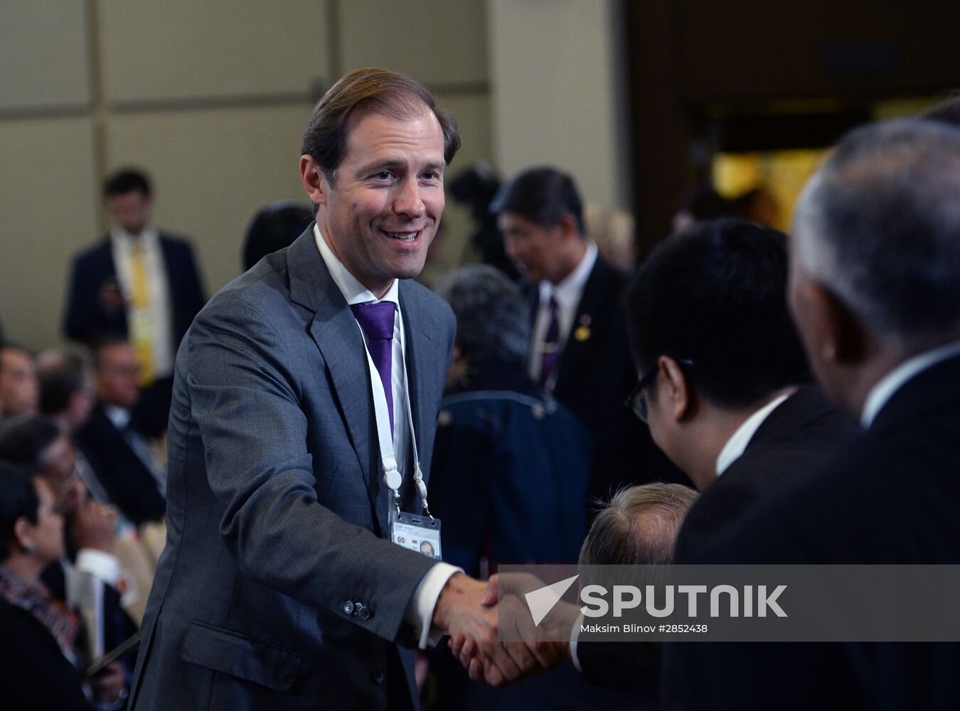 Delegation heads - ASEAN-Russia Summit participants meet with ASEAN-Russia Business Forum members
