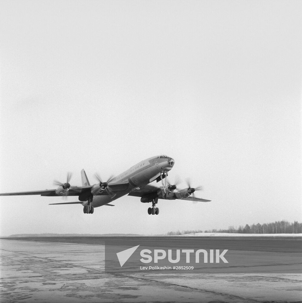 Tu-114 plane