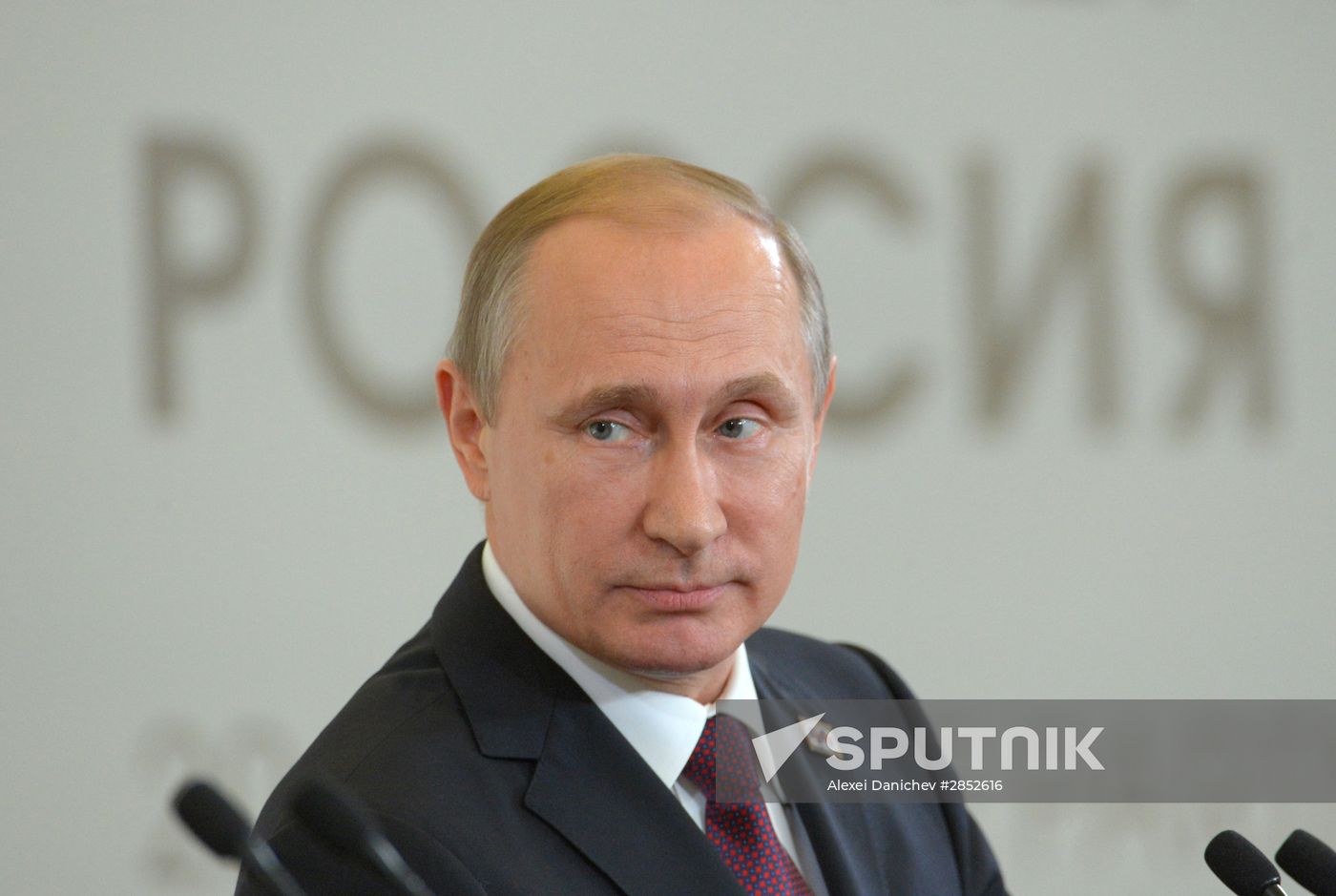 Russian President Vladimir Putin and Prime Minister of Laos Thongloun Sisoulith hold news conference following ASEAN-Russia Summit