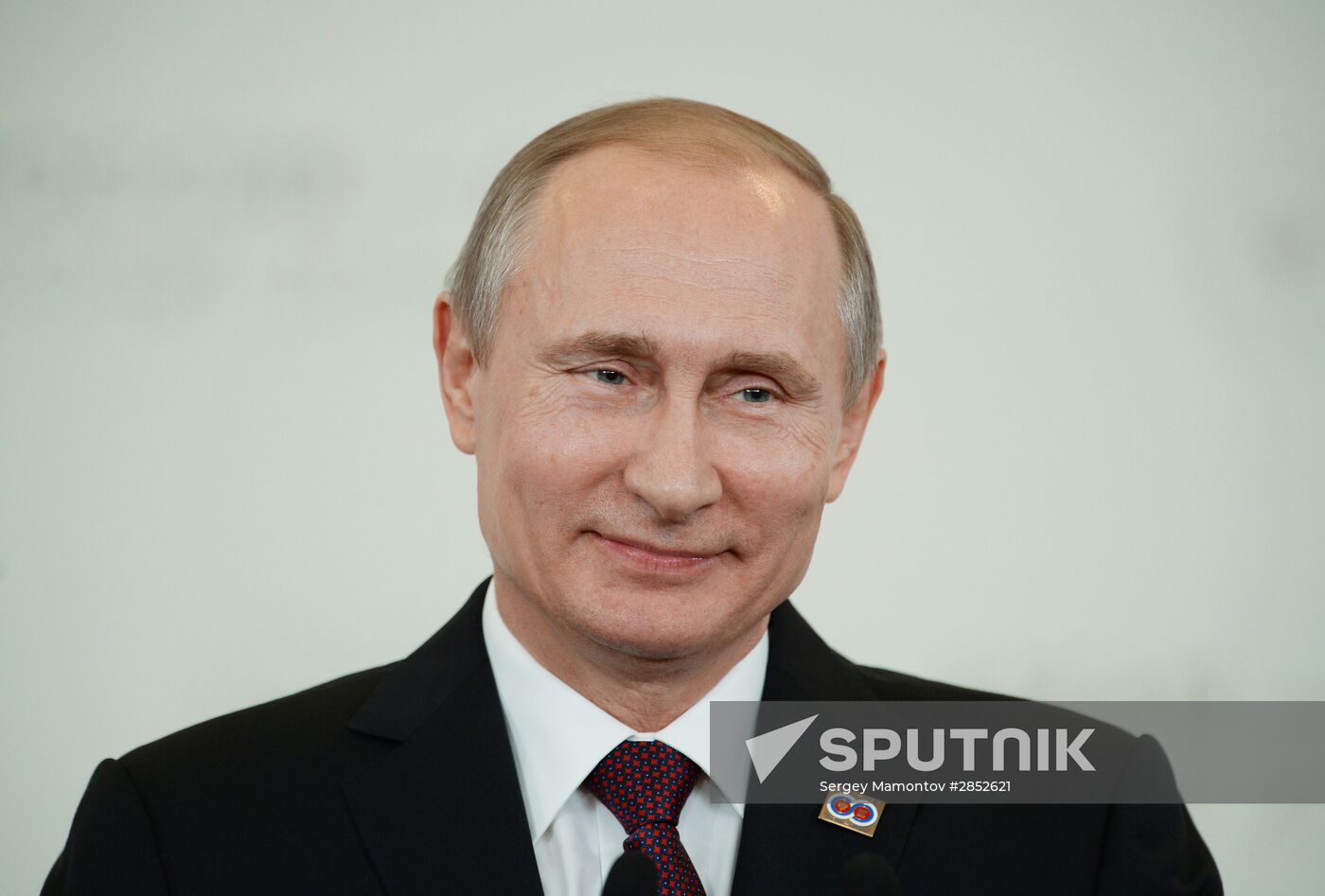 Russian President Vladimir Putin and Prime Minister of Laos Thongloun Sisoulith hold news conference following ASEAN-Russia Summit