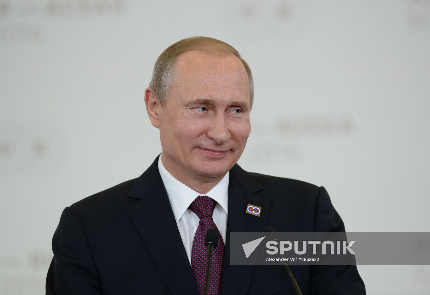 Russian President Vladimir Putin and Prime Minister of Laos Thongloun Sisoulith hold news conference following ASEAN-Russia Summit