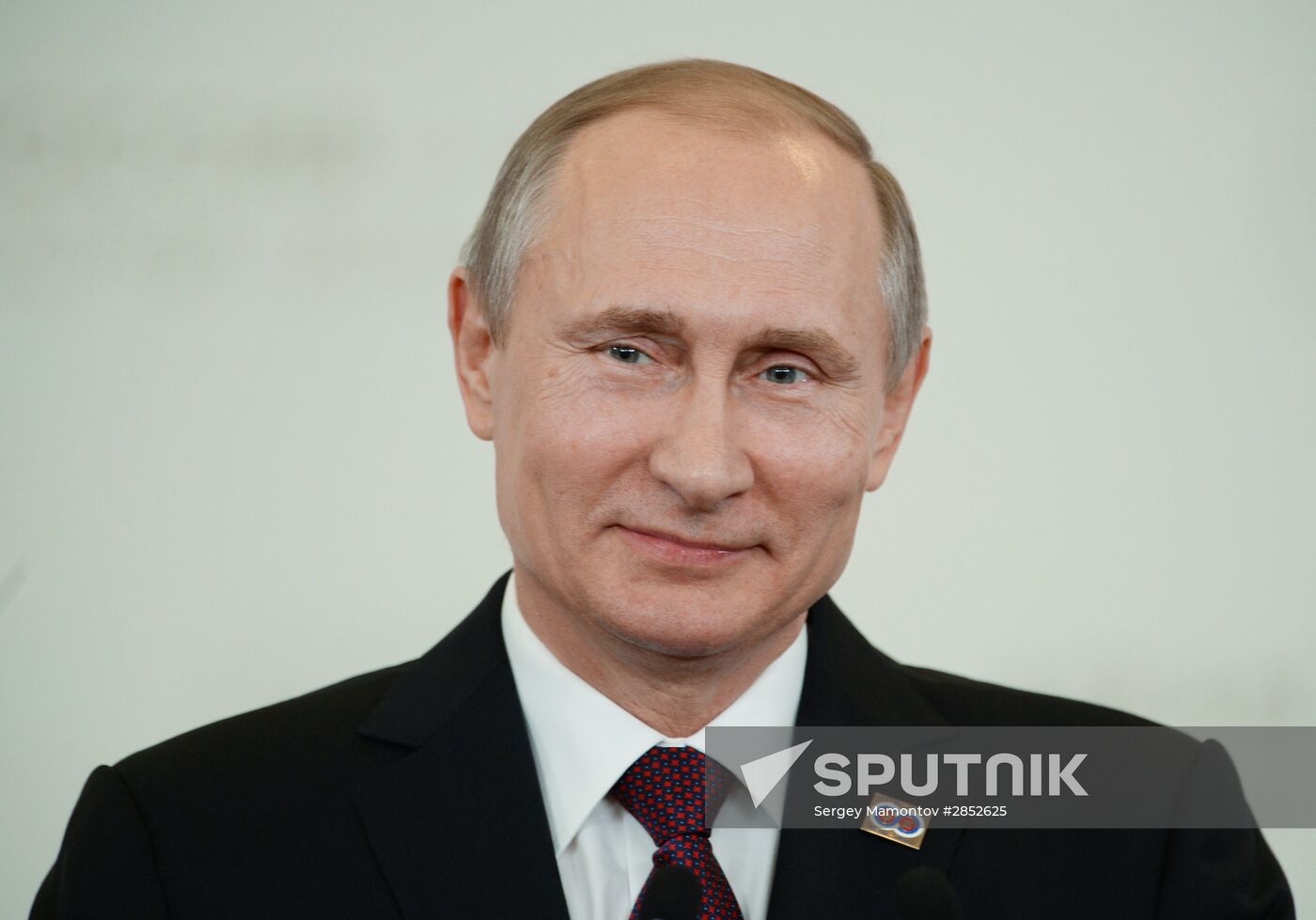 Russian President Vladimir Putin and Prime Minister of Laos Thongloun Sisoulith hold news conference following ASEAN-Russia Summit