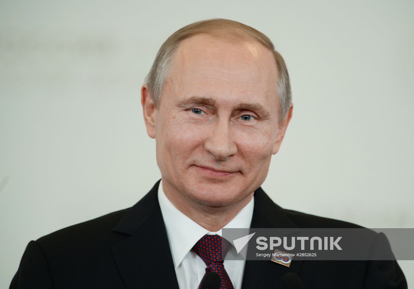 Russian President Vladimir Putin and Prime Minister of Laos Thongloun Sisoulith hold news conference following ASEAN-Russia Summit