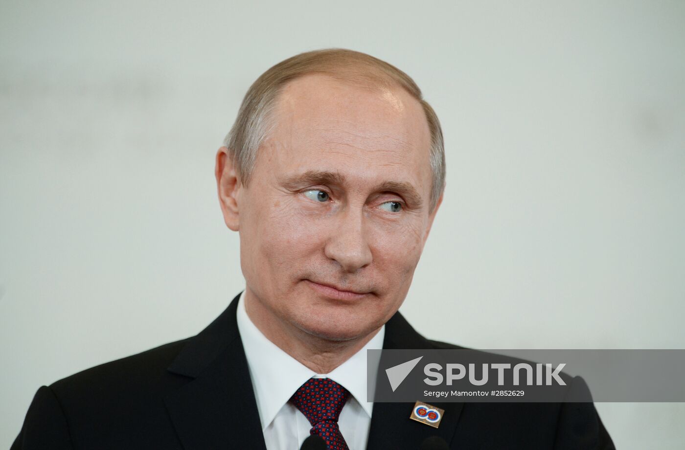 Russian President Vladimir Putin and Prime Minister of Laos Thongloun Sisoulith hold news conference following ASEAN-Russia Summit