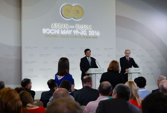 Russian President Vladimir Putin and Prime Minister of Laos Thongloun Sisoulith hold news conference following ASEAN-Russia Summit