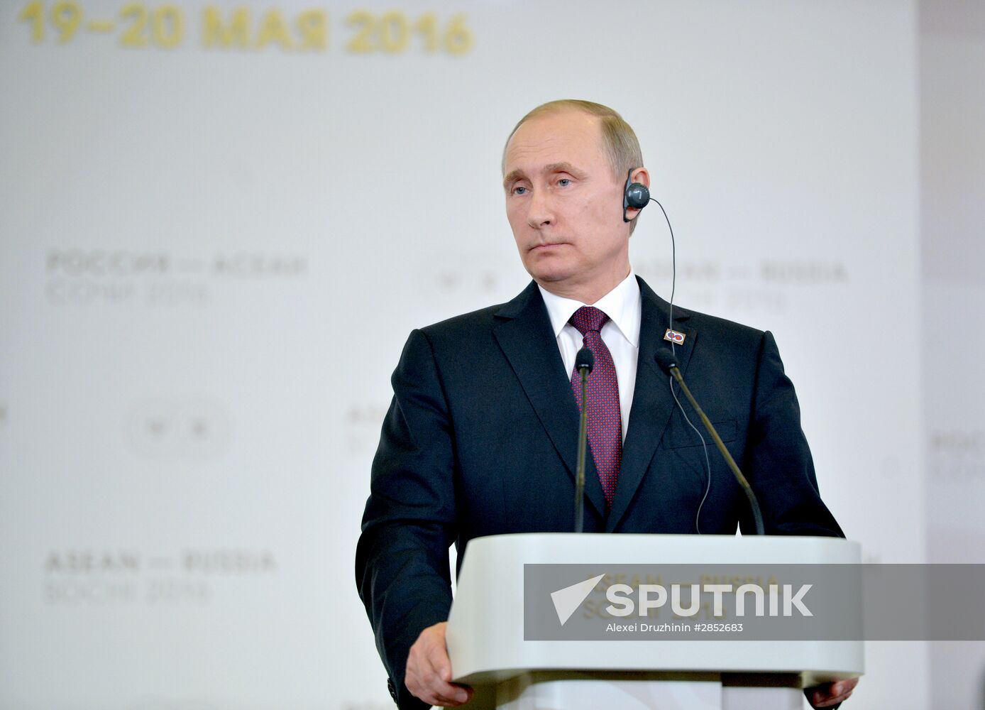 Russian President Vladimir Putin and Prime Minister of Laos Thongloun Sisoulith hold news conference following ASEAN-Russia Summit