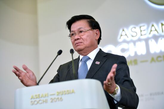 Russian President Vladimir Putin and Prime Minister of Laos Thongloun Sisoulith hold news conference following ASEAN-Russia Summit