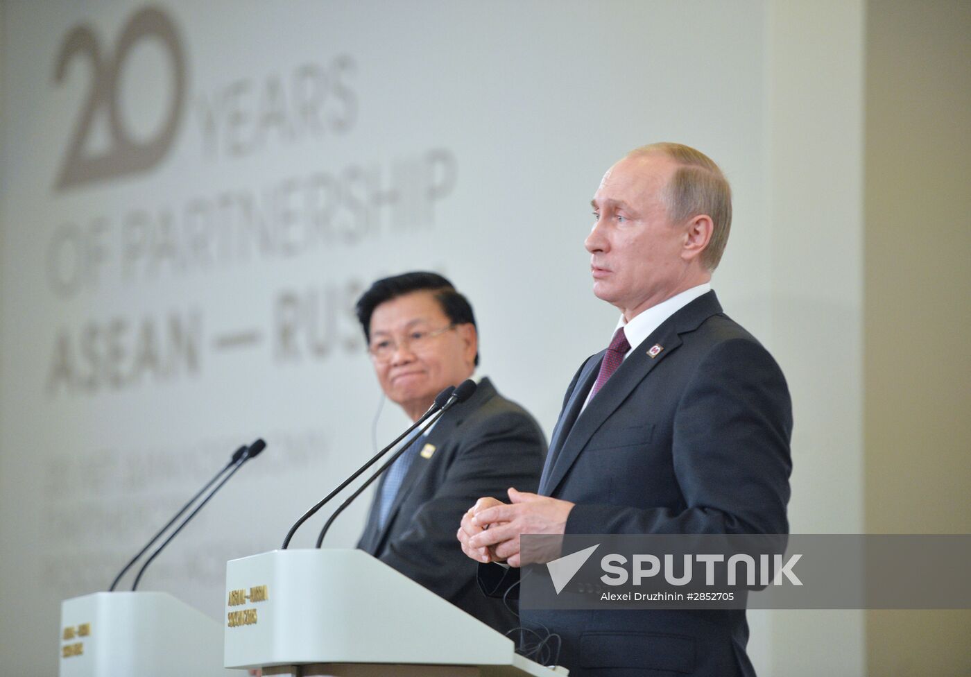 Russian President Vladimir Putin and Prime Minister of Laos Thongloun Sisoulith hold news conference following ASEAN-Russia Summit