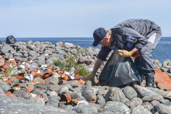 Russian Geographical Society's expedition to Hogland