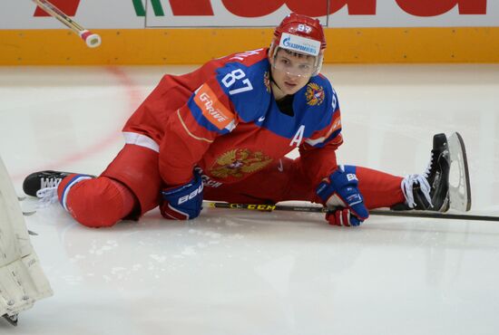 2016 IIHF World Ice Hockey Championship. Finland vs. Russia