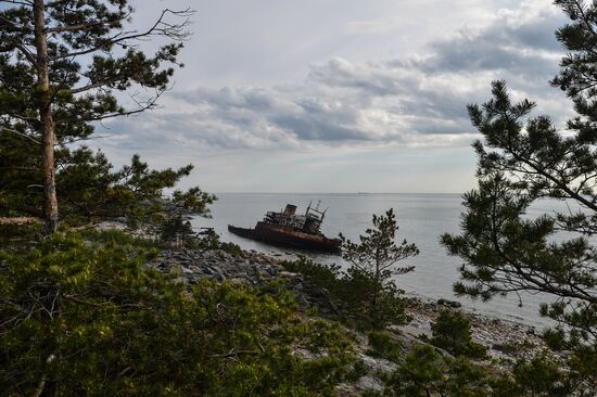 Russian Geographical Society's expedition to Hogland