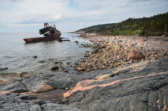 Russian Geographical Society's expedition to Hogland